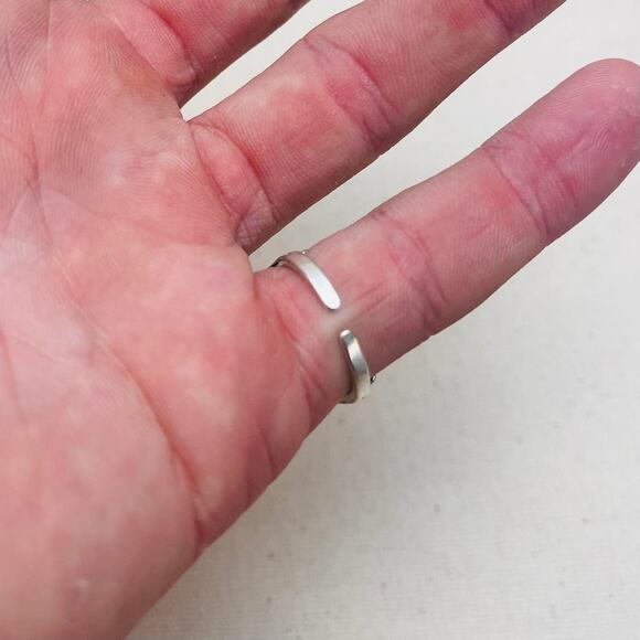 Vintage Silver Gothic Star Ring – Adjustable Size, Unisex, Brand New - Picture 3 of 6